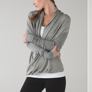 Lululemon Iconic Sweater Wrap
Heathered Medium Grey